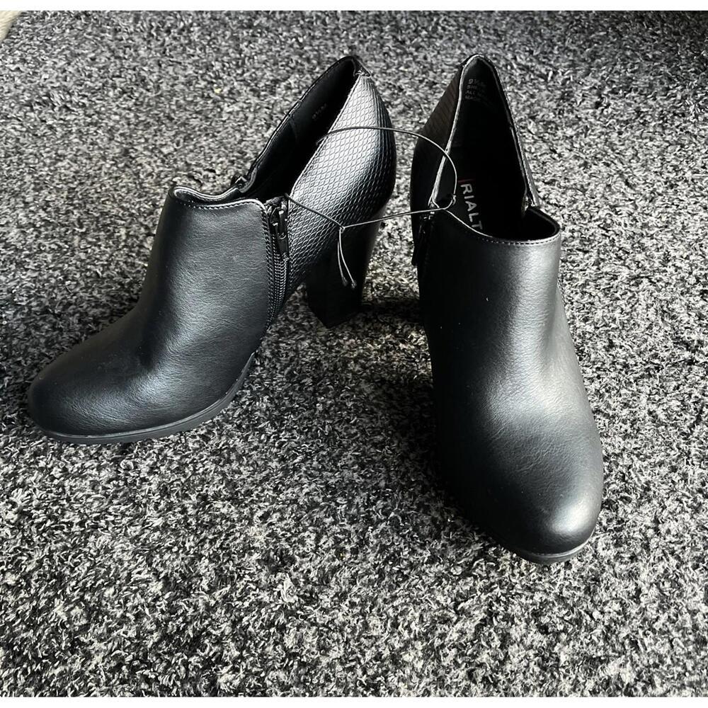 NEW Rialto Shelby Bootie Women Size 11 Black Side Zip Boot 9.5M